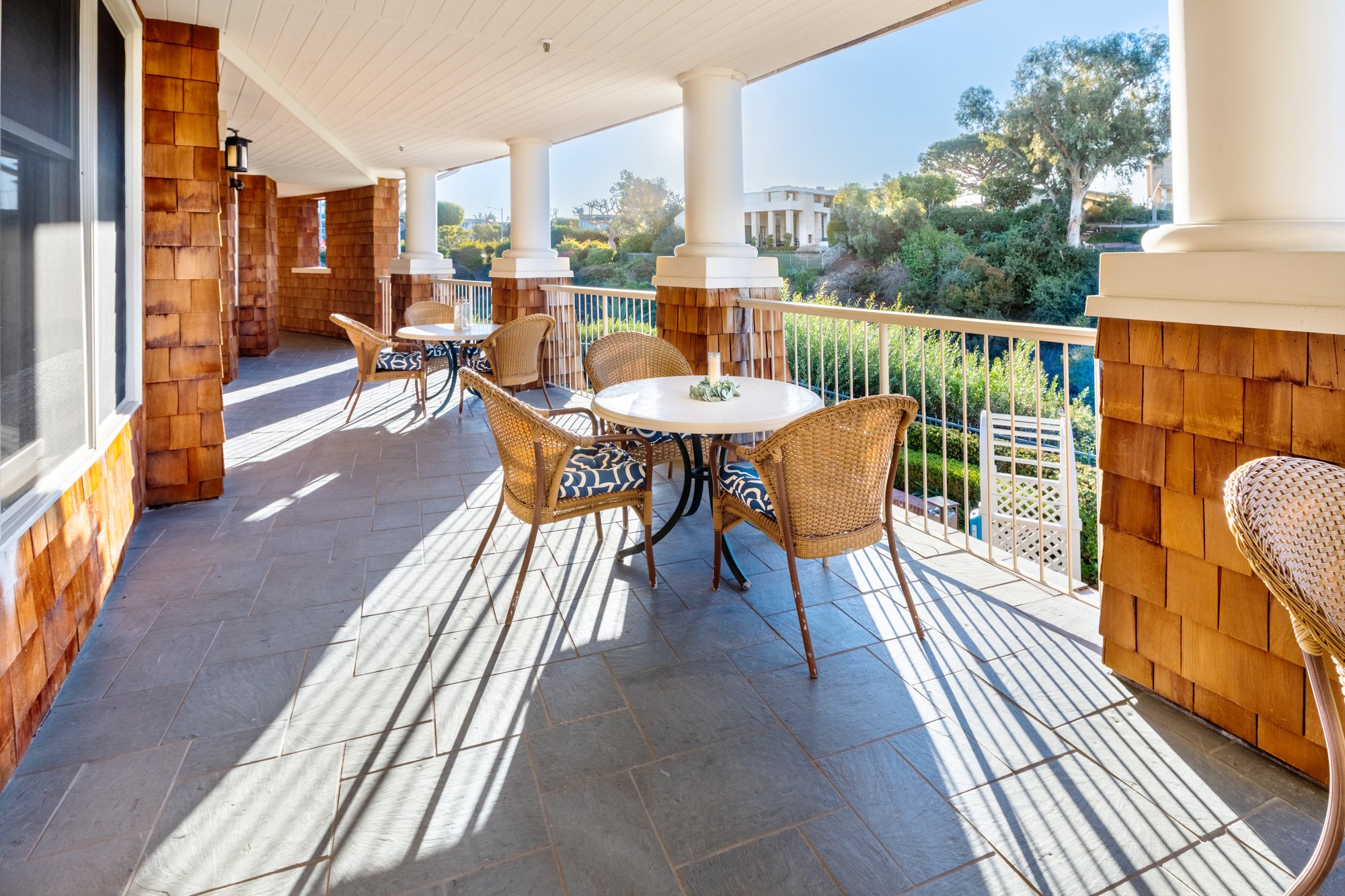 19_Outdoor dining_22-CMC-OutdoorDIning-0051